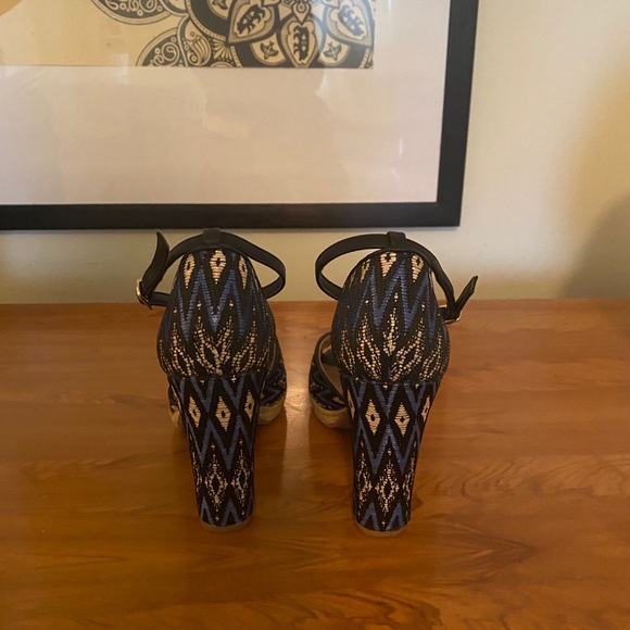 ❤️Seychelles Heritage Black Tribal Print Sandals 7 - Picture 3 of 7